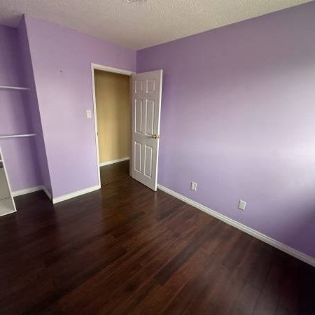 Townhouse for rent - Photo 3