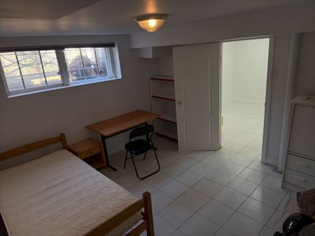 For Lease - 40 Caracas Road, Toronto, Ontario - Photo 3