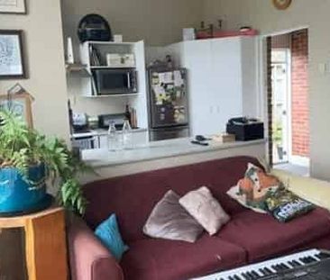 Family Living In Mornington - Photo 3