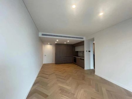 “Half minute walk to Town Hall Station & Near New& Timber Floor & One bedroom plus study room” - Photo 5