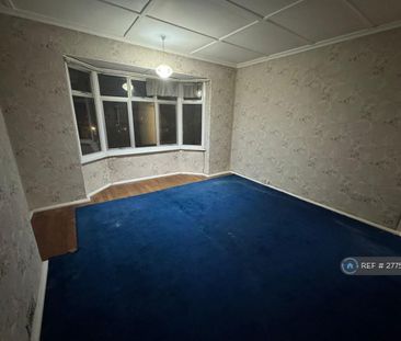 4 bedroom semi-detached house to rent - Photo 4