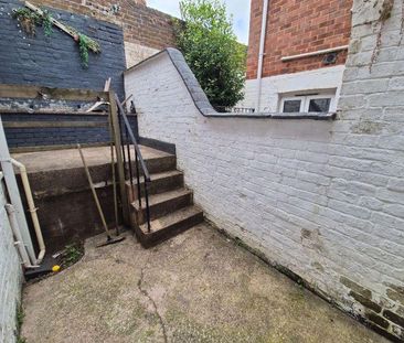 4 bedroom property to rent - Photo 3