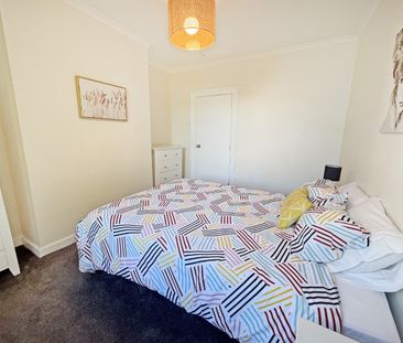 Charming 2-Bedroom, 1-Bathroom Home for Lease in Mornington - Photo 6
