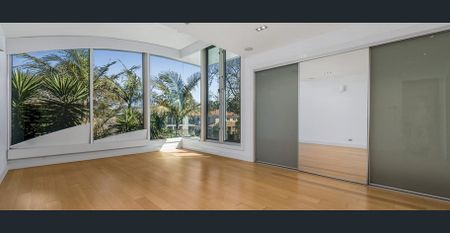 Dramatic presence. Timeless elegance..... - Photo 3