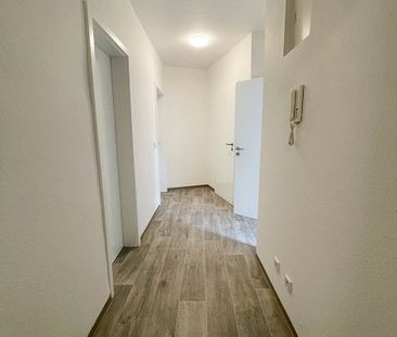 Frisch saniert – Moderne 3-Raum-Dachgeschosswohnung in Aue zu vermieten - Photo 3