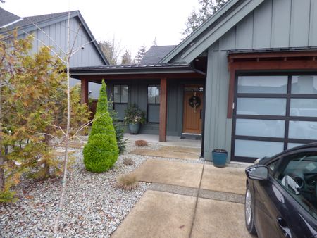 3 Bedroom 2 Bathroom Executive Home Qualicum Beach - Photo 3