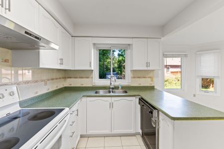 For Lease - 459 Glenashton Drive, Oakville, Ontario - Photo 4