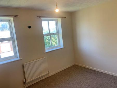 3 bedroom terraced house to rent - Photo 3