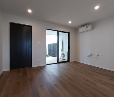 3 Bdrm Townhouse with 1 Car Park - Photo 1