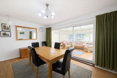 4 bedroom House To Let Total Size: 1432 SQ FT - Photo 4