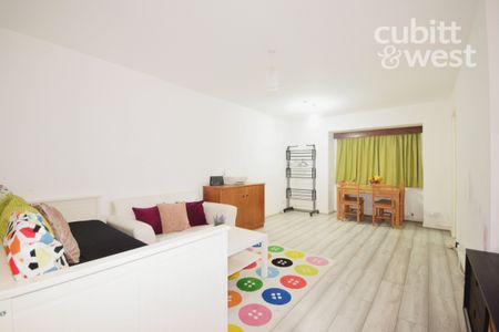 1 bedroom flat to rent - Photo 2