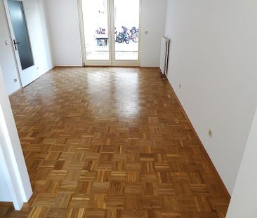 Gemütliche Mietwohnung mit neuer Einbauküche, Terrasse und Lift, in... - Foto 1