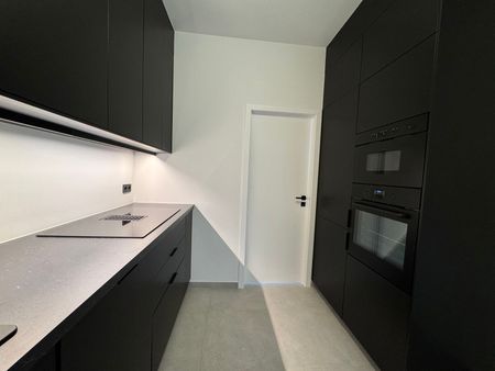 Volledig vernieuwd appartement met 1 slaapkamer - Photo 4