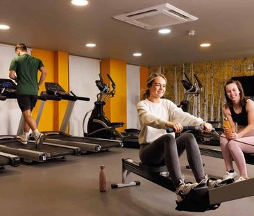 Extra Large High Double Ensuite - Photo 3