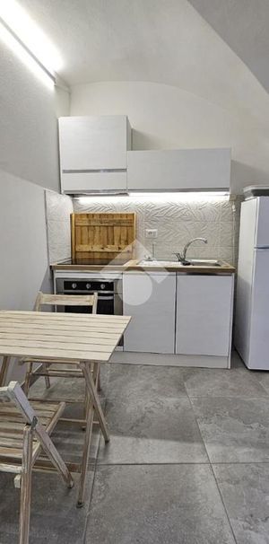 Monolocale in affitto - Photo 2