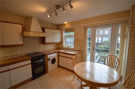 2 bedroom ground floor maisonette to rent - Photo 4
