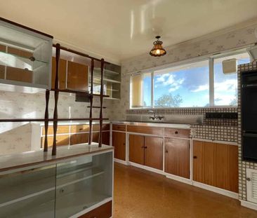 THREE BEDROOMS - AWAPUNI - Photo 5