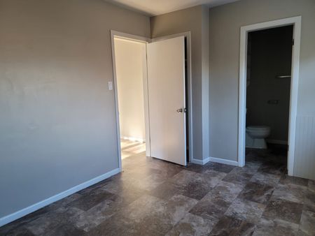 1 Bedroom Unit Near Hospital! - Photo 4