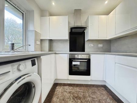 2 bedroom apartment to rent - Photo 4