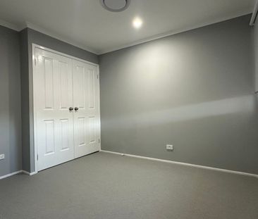 SPACIOUS BEAUTIFUL 4 BEDROOMS HOME - Photo 3