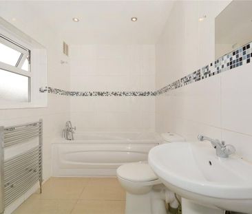 2 bedroom maisonette to rent - Photo 3