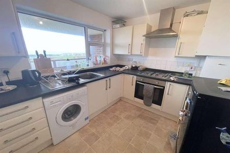 Grosvenor Court, Claremont Road, BN25 - Photo 3