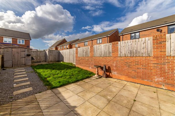 2 bed terraced house to rent in Osprey Walk, Gosforth, NE13 - Photo 1