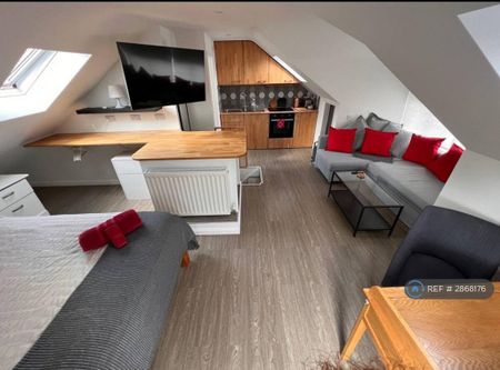 Studio to rent - Photo 2