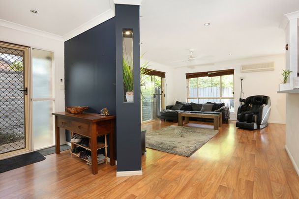 SPACIOUS HOME WITH 14 X 7M POWERED WORKSHOP - Photo 1