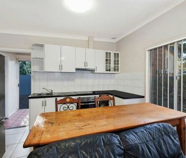 Neat Two-Bedroom Home in Peaceful Lakeside Pocket - Photo 3