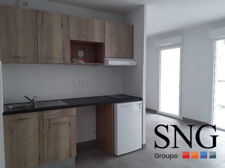 T2 AVEC TERRASSE ET DEUX PARKINGS - Photo 3