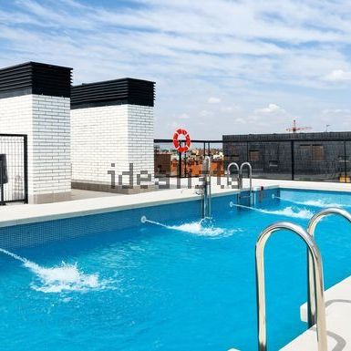 Alquiler de piso en Avenida de la Gran Vía del Sureste - Photo 1