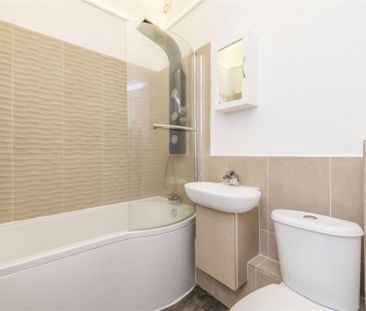 1 bed Apartment To Let - Photo 5