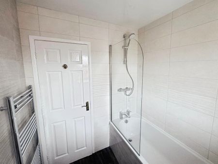 2 bedroom semi-detached house to rent - Photo 3