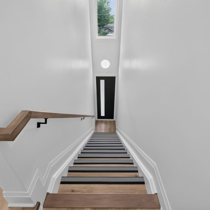 For Lease - 28 Norcross Road Unit# Unit 2, Toronto, Ontario - Photo 1