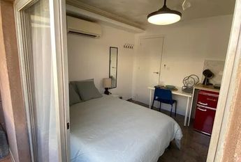 Carrer San Edesio, Manises, Valencian Community 46940