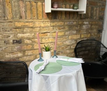 Studio Flat, Charleville Road, W14 - Photo 1