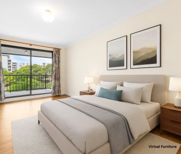 Four Bedroom Townhouse in Prime Croydon Location - Photo 3