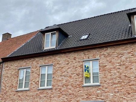 Rustig gelegen, instapklare duplex met 2 slaapkamers, terras en carport - Photo 2