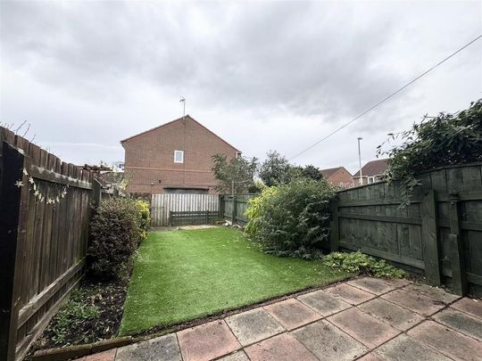 2 bedroom terraced house to rent - Photo 1