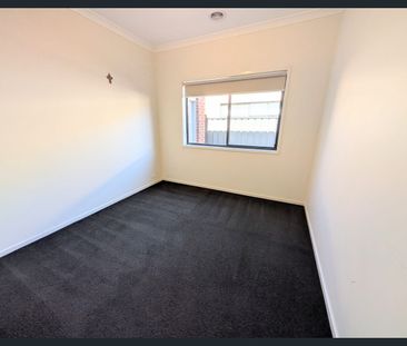 Family Home In Great Location! - Photo 4