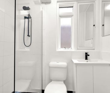 RENOVATED 2 BEDROOM APARTMENT - Photo 3