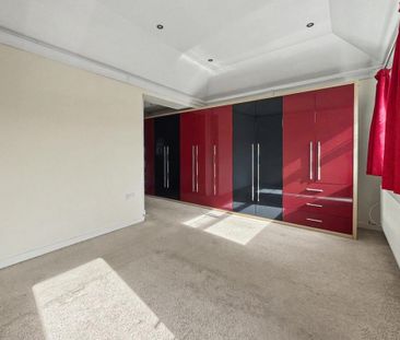 4 bedroom semi-detached house to rent - Photo 3