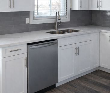 For Lease - 41 Kinzie Lane Unit# Main Floor, Barrie, Ontario - Photo 2
