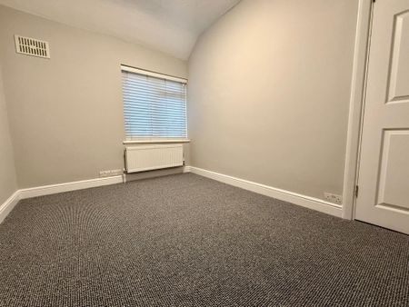 2 bedroom end of terrace house to rent - Photo 4