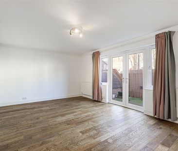 Nairn Court, 7 Trinity Road, London, SW19 flat to rent - Photo 3