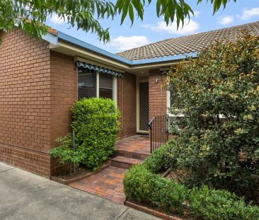 Private & Well maintained Villa Unit - Photo 6