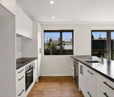 Modern and Low Maintenance - Photo 1