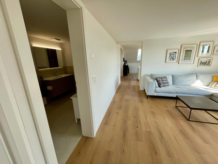 Stilvolle 3.5 Zimmer Dachwohnung mit Aussicht – frisch renoviert in Rothenburg - Foto 5