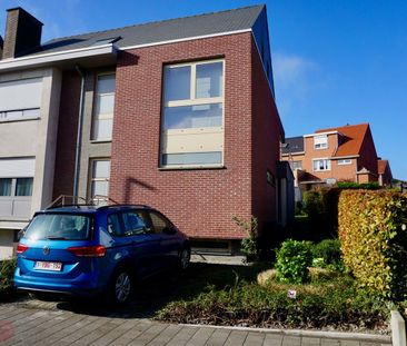 Modern lichtrijk duplex appartement met 2 slaapkamers, terras en au... - Photo 2